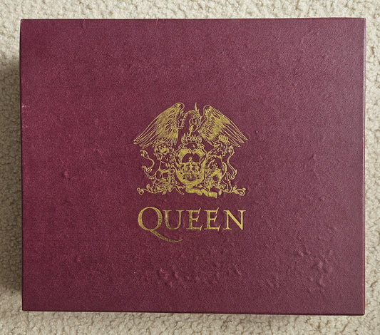 Queen-BoxOfTricks-1